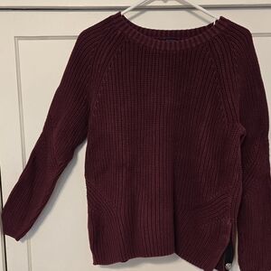 GAP Women's Burgundy Crew Neck Sweater